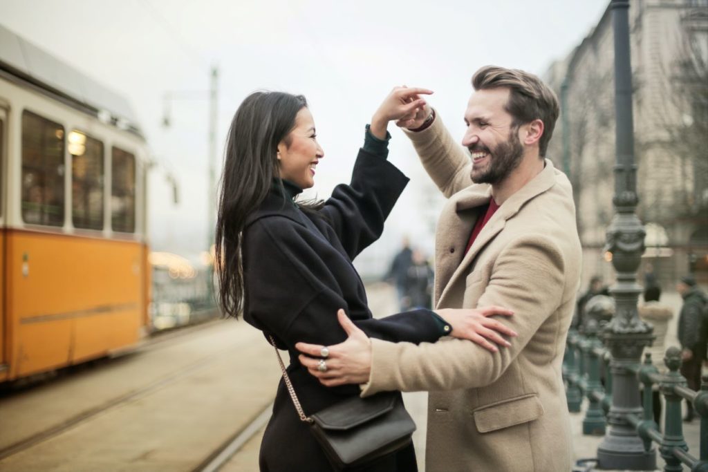 5 Natural Places to Meet Women as an Introverted Man